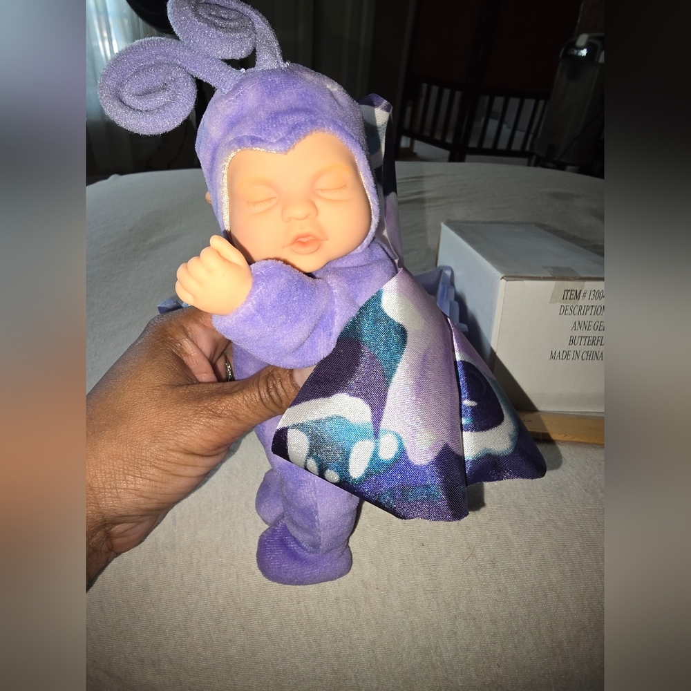 2001 ANNE GEDDES BUTTERFLY BABY WITH BED. LIMITED EDITION #J153N. NEW IN BOX